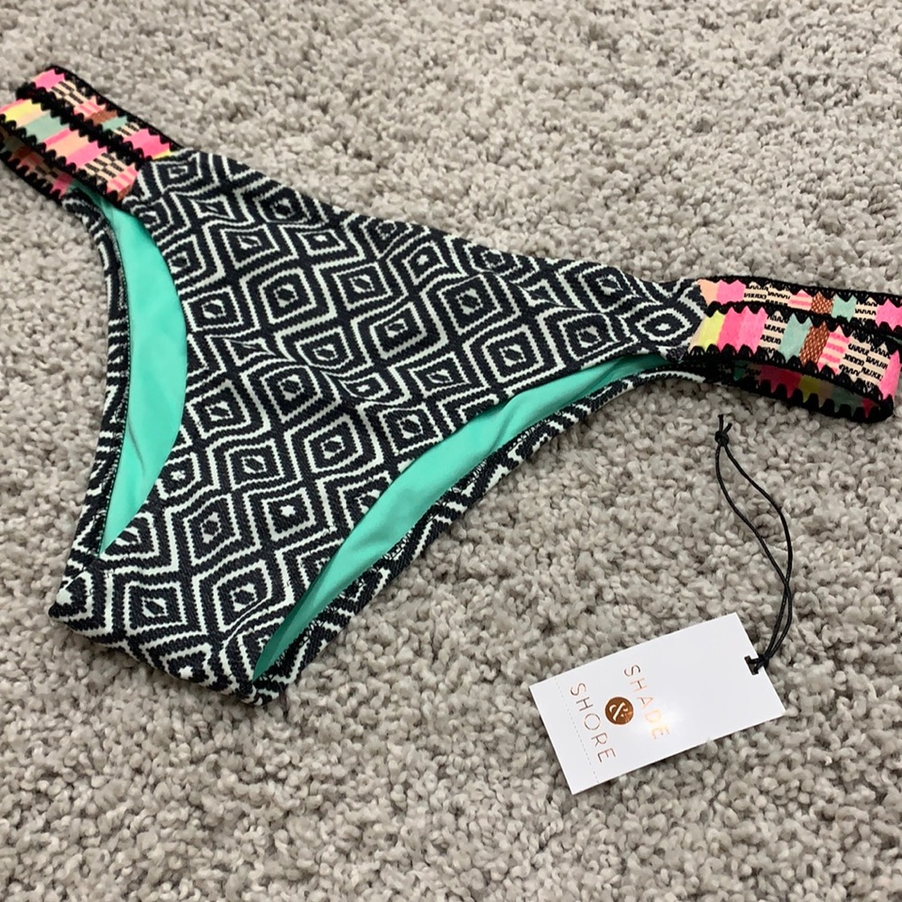 NWOT Geometric Print Bikini Bottom